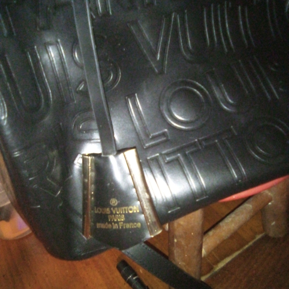 Louis Vuitton Discontinued #1: The Speedy Cube Bag - Picture 2 of 13